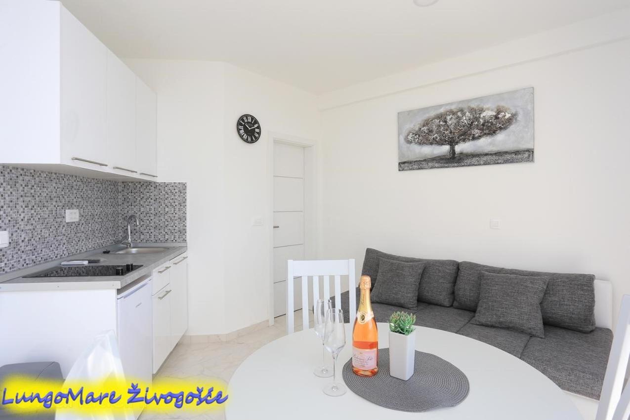 Apartmants Villa Lungo Mare Zivogosce Exterior photo